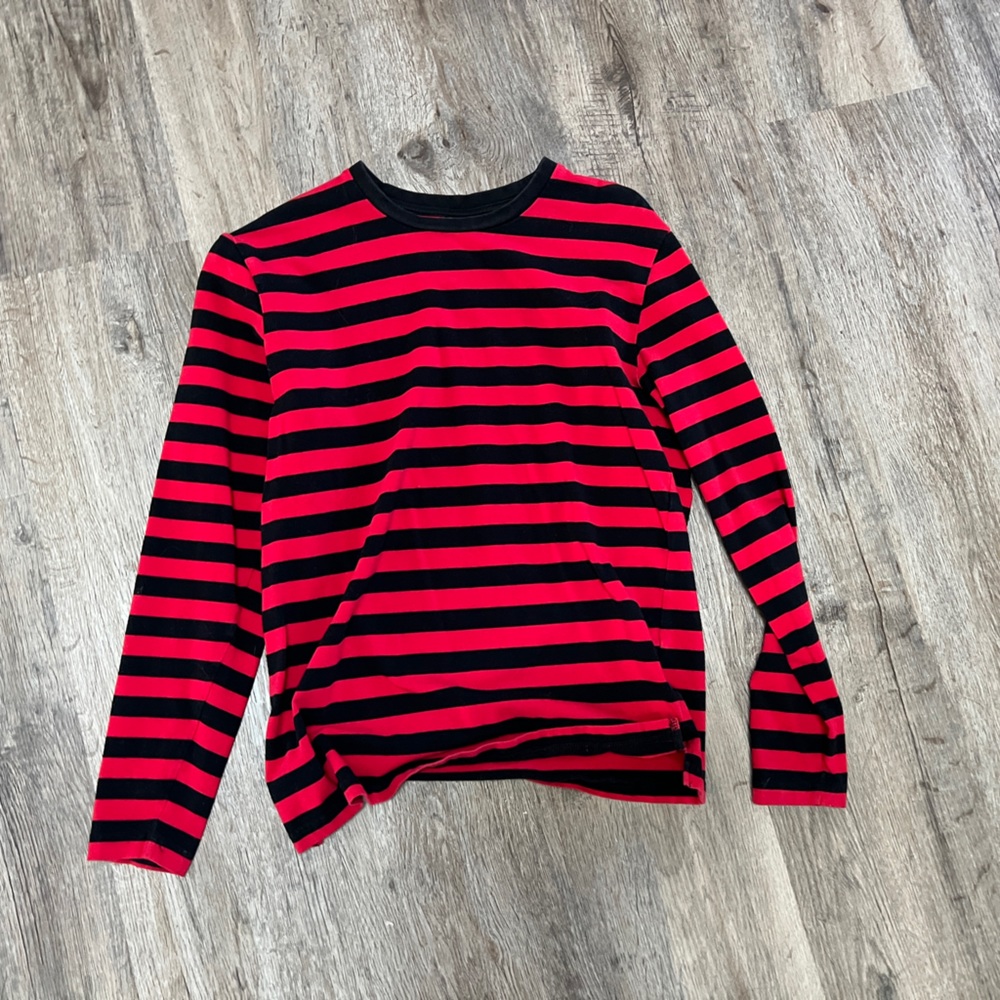 Small red and black stripe shirt